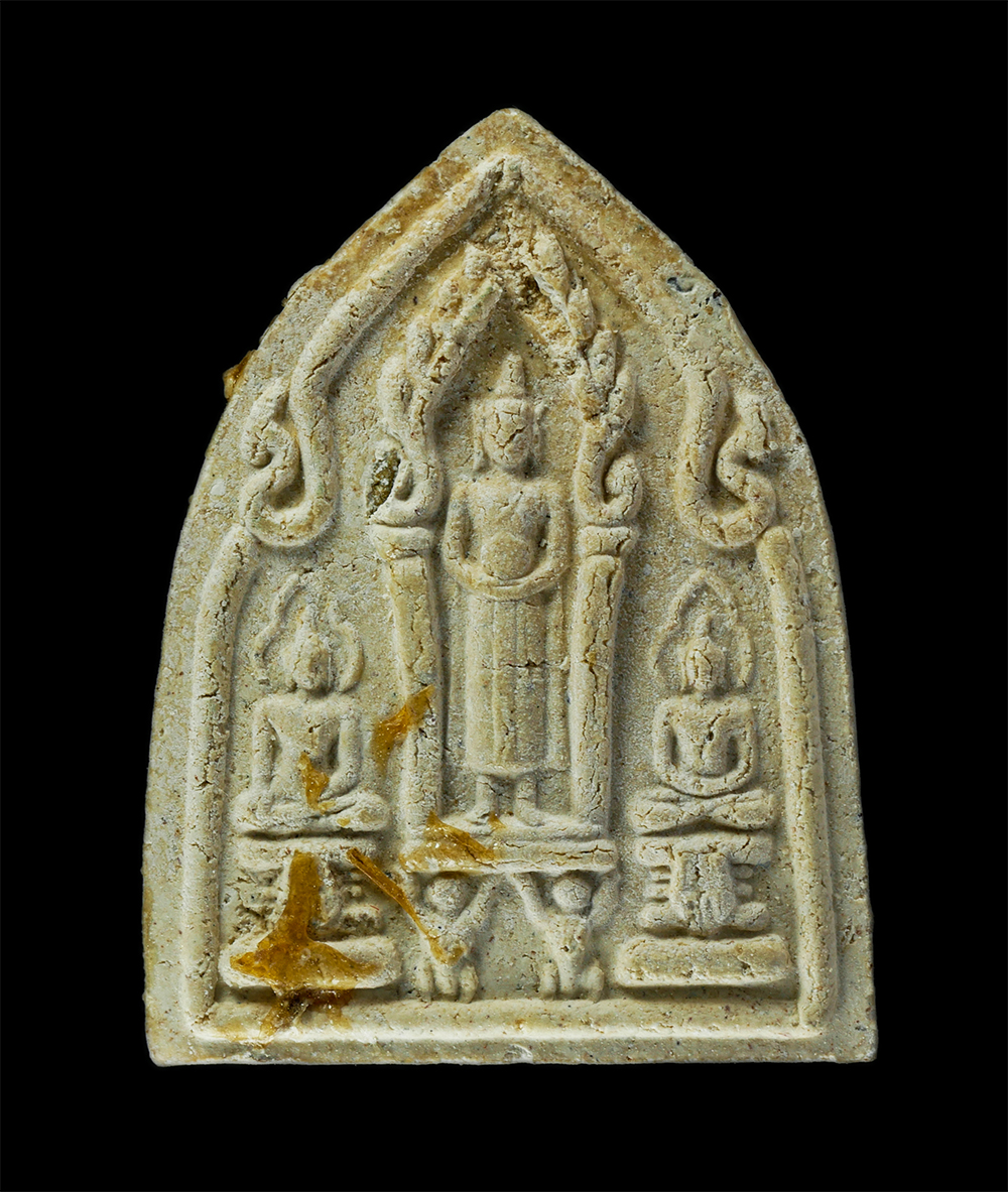 13Oct24 (29)p.jpg - พระสามพี่น้อง ปี2537 พิมพ์ใหญ่ หลวงปู่หลิว วัดไร่แตงทอง จ.นครปฐม หลังพญาเต่าเรือน รุ่นนายพลคณะศิษย์สร้างถวาย เนื้อผงพุทธคุณ พระเก่าสวย มวลสารดี น่าเก็ [..] | https://kamulet.in.th